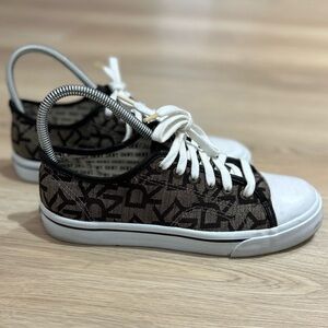 DKNY Canvas Logo Tennis Shoes Women's Size 7.5